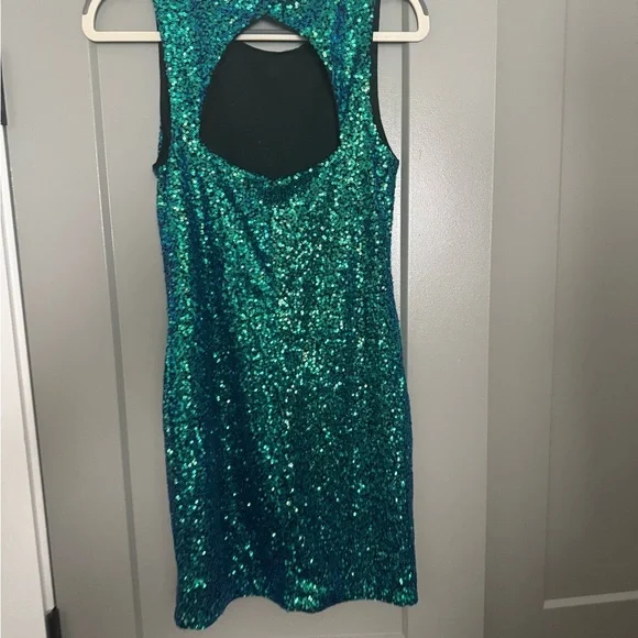H&M Green Sequin Sheath Mini Dress - Picture 7 of 8